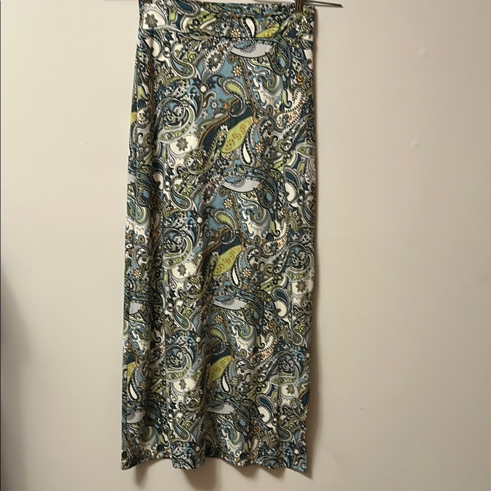Earthbound Trading Co. Paisley print polyester/spandex maxi skirt size m NWT